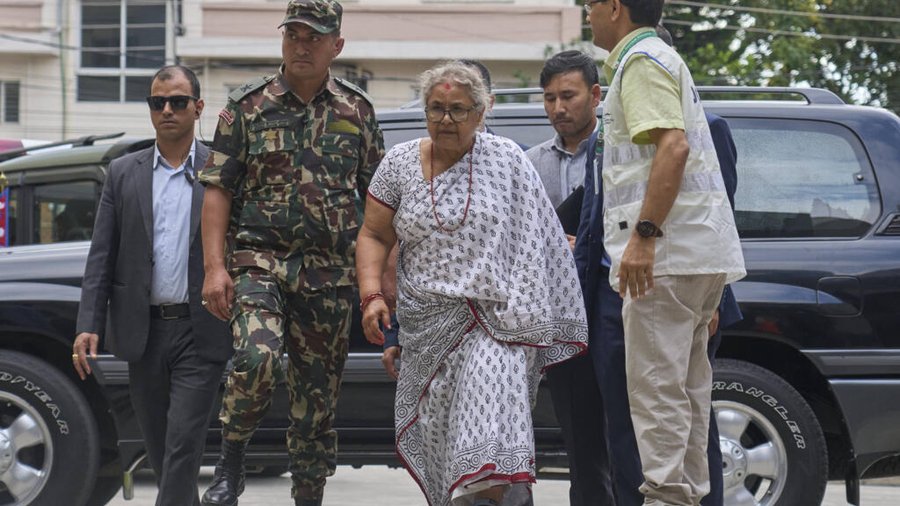 El primer ministro toma posesión en Nepal y establece un período de seis meses para su gobierno preliminar

 – La nación