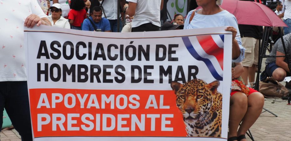 Apoyo al costo de la encuesta de UCC Rican

 – La nación