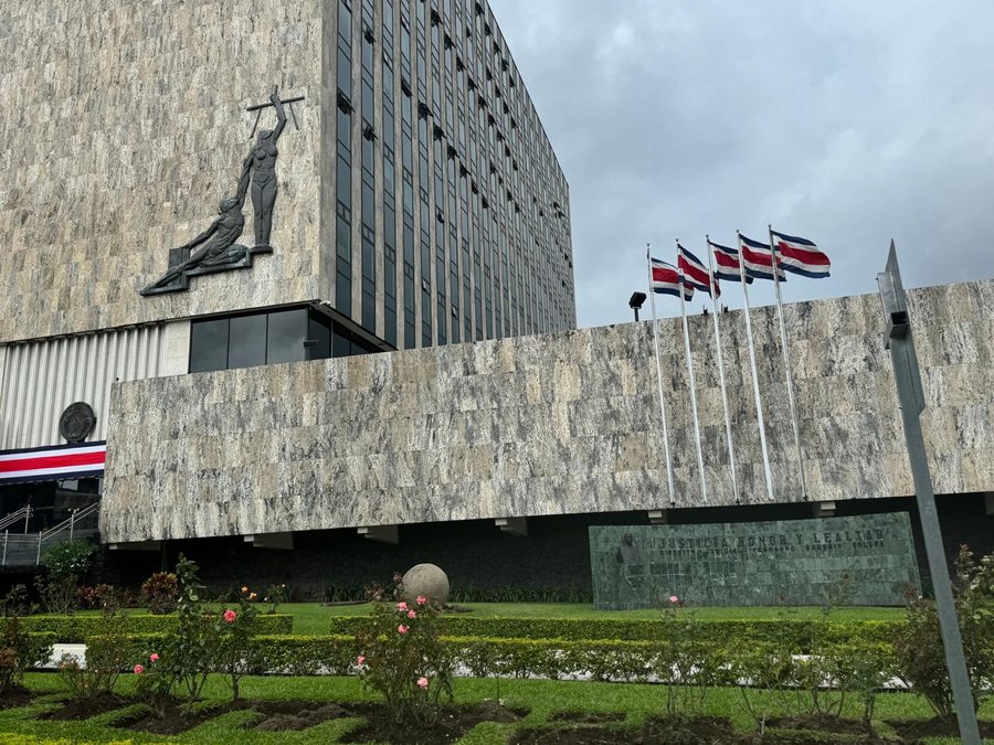 La sala constitucional rechaza la apelación de AMPARO contra la restricción de TSE sobre la distribución de logros ejecutivos

 – La nación
