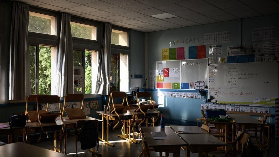 Una profesora de francés, plagada de su homosexualidad, suicidio el día de la escuela

 – La nación