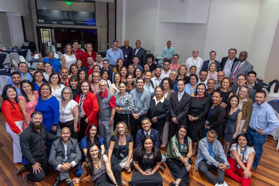 102 líderes concluyen el programa legislativo que impulsa la democracia en Costa Rica

 – La nacion