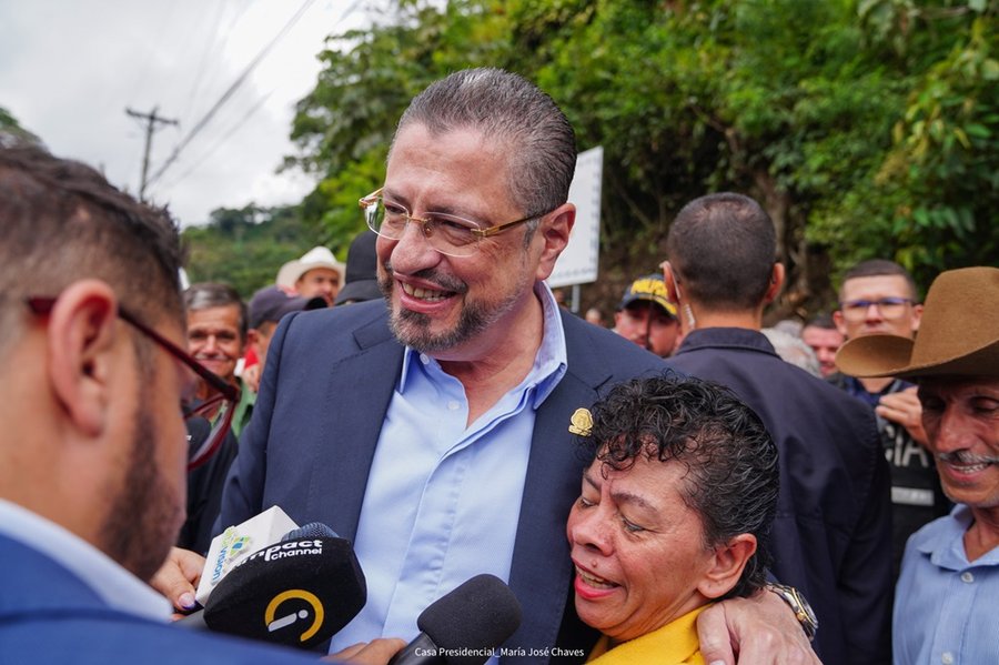 El gobierno abre un nuevo puente en Acosta, lo que mejora la conexión y la seguridad de más de 9,000 personas.

 – La nación