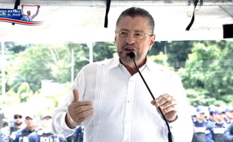 Chaves le pide al controlador que deje de obstaculizar la modernización de la puerticela

 – La nación