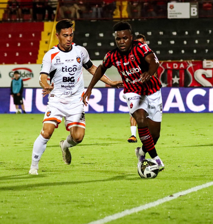 El VAR y el planteamiento de Óscar Ramírez decepcionan a la afición de Alajuelense – La nación