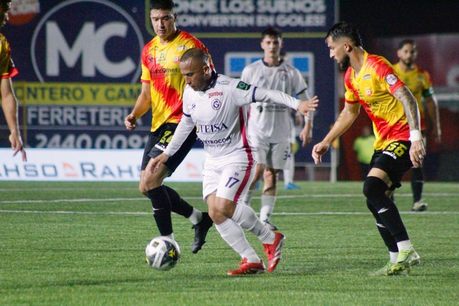 Jugadores del Team le dejan todo claro a Jafet Soto – La nación