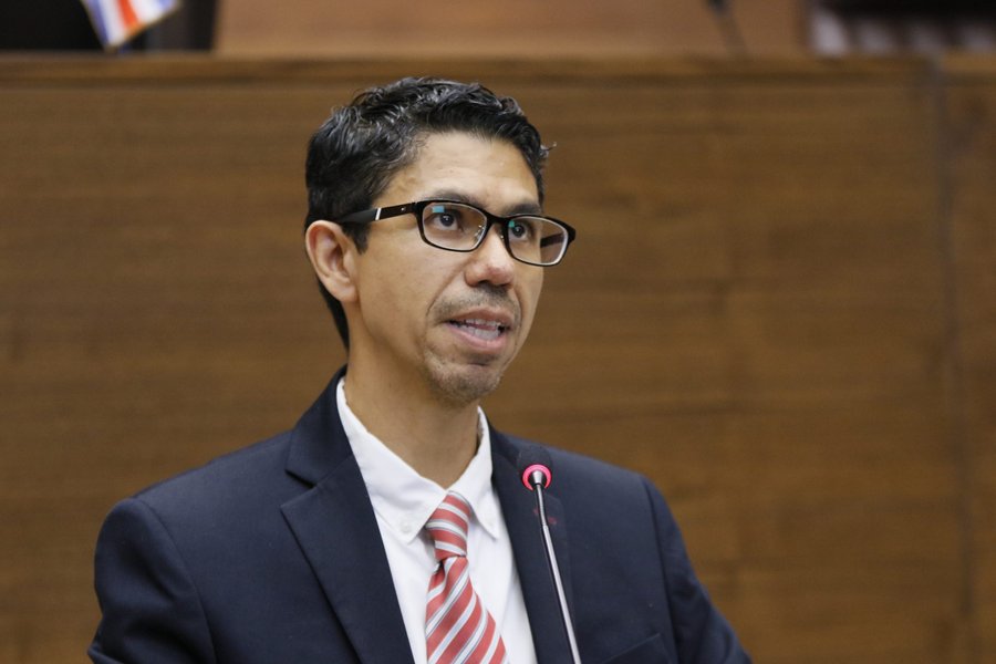 Amador llama a los delegados inmunidad valiente y ligera a Chaves

 – La nación
