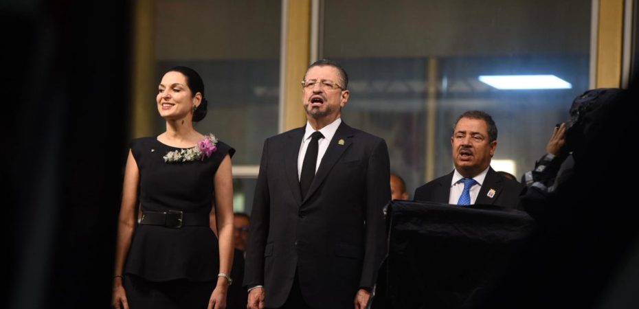 Una encuesta refleja la división levantando la privacidad del presidente Rodrigo Chaves

 – La nación