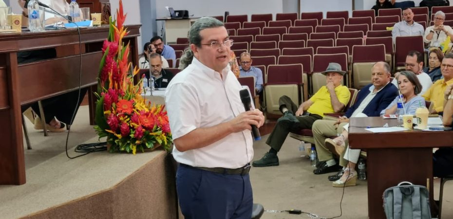 Claudio se duplicó y 4 seleccionados como candidatos PAC

 – La nación
