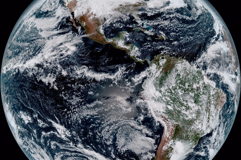 La tierra era simétrica hace 24 años. Ahora el hemisferio norte es “claramente” más oscuro que el hemisferio sur

 – La nación