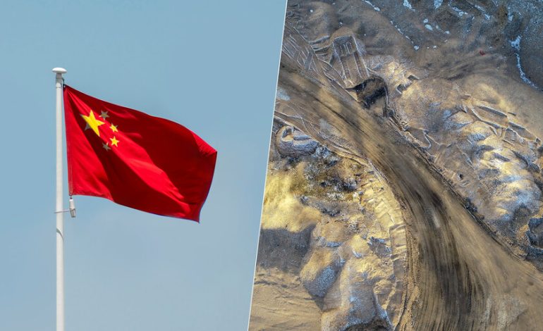 Sus nuevas reglas sobre tierras raras apuntan a Estados Unidos
– La nación