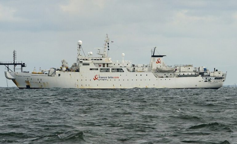 Nombra el único barco que ha estado reparando durante más de una década.

 – La nación