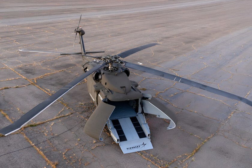 Lockheed Martin tuvo la idea de hacer del Black Hawk un arma más letal. Quitó la cabina y la hizo autónoma.

 – La nación