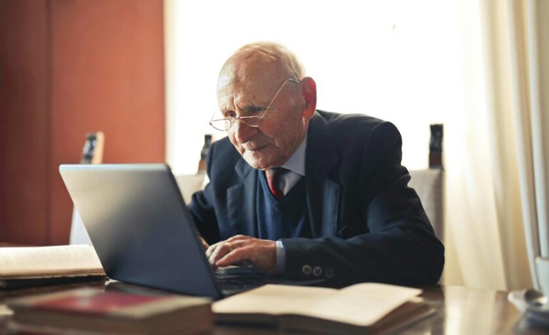 Permitir que los pensionados sigan trabajando
– La nación