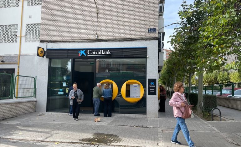 ni pagar con tarjeta ni vía Bizum, ni sacar dinero de un cajero automático
– La nación