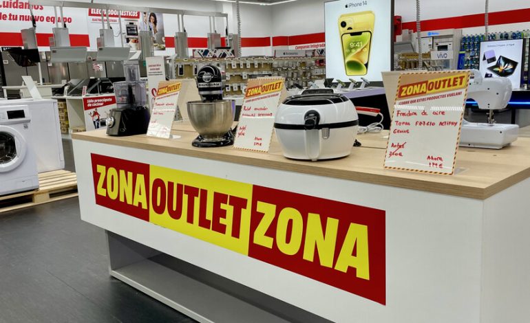 un outlet con descuentos de casi el 60%
– La nación