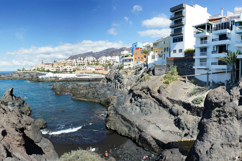 Sabemos que los precios inmobiliarios en las Islas Baleares y Canarias se están disparando porque ni los británicos ni los alemanes pueden permitírselo.

 – La nación