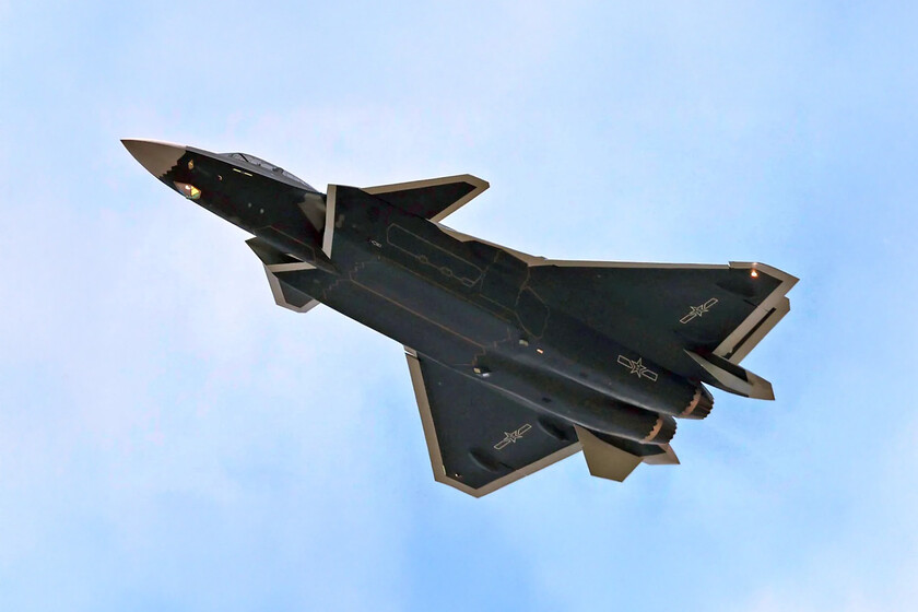 En China han creado un material para sus aviones de combate que abre una nueva dirección tecnológica: apunta directamente a los radares.
 – La nación