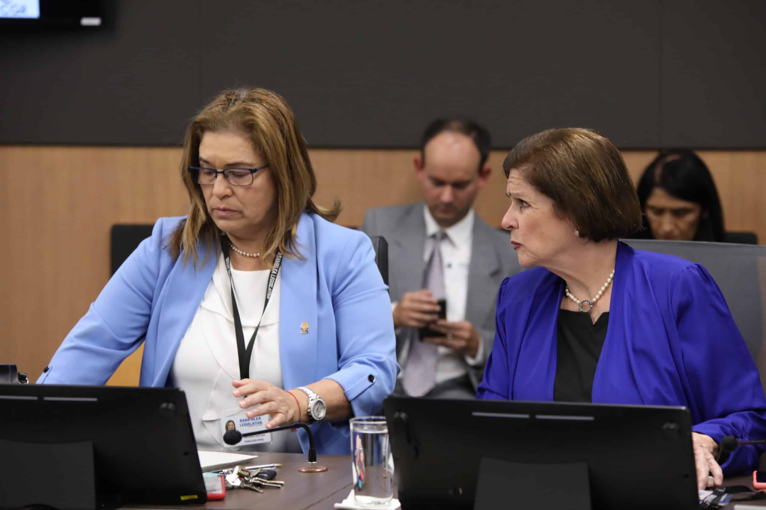 Pilar Cisneros enseñó al conductor de la Asamblea Legislativa para el robo que Ada Acuña representó: “Los daños ascienden a 6 millones” ”

 – La nación