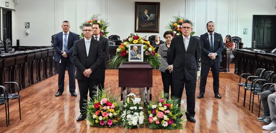 Asamblea Legislativa recibe “Capilla Ardiente” al ex diputado diputado Víctor Lásez Lásez

 – La nación