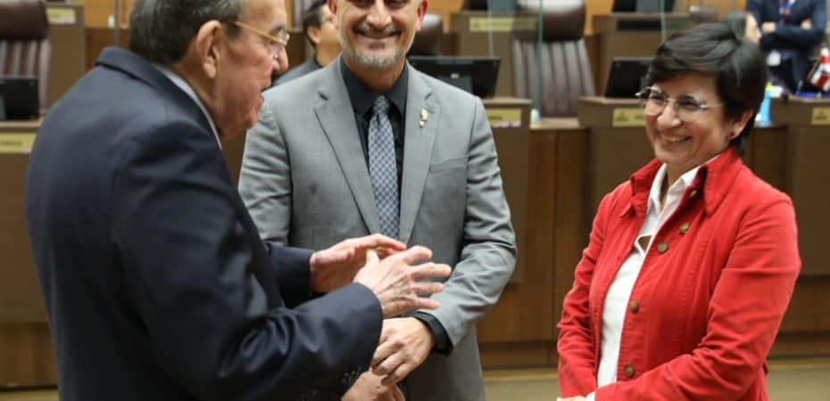 Los diputados Alejandra Larios, Rocío Alfaro y Daniel Vargas integrarán una comisión que analizará el levantamiento de la inmunidad al presidente Chaves.

 – La nación