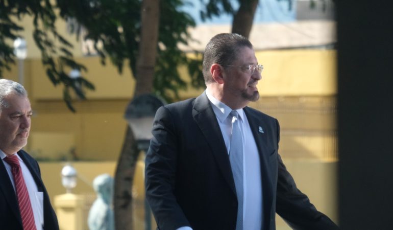 Vídeos | Estos son 6 datos sobre Chaves que el TSE pide para levantar su privacidad – C Videos
– La nación