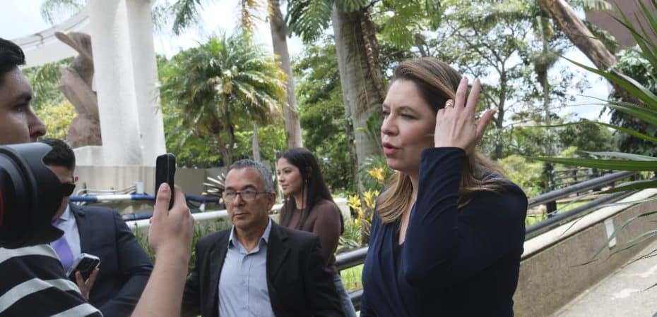 Claudia Dobles lidera una conversación digital

 – La nación