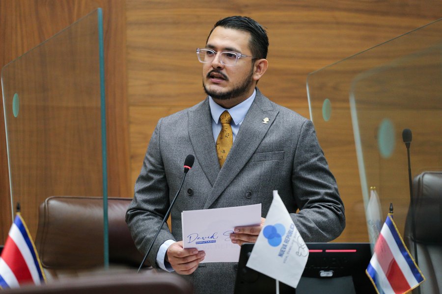 David Segura pide explicaciones al Banco Nacional por el préstamo millonario al hotel Waldorf Astoria de Guanacaste

 – La nación