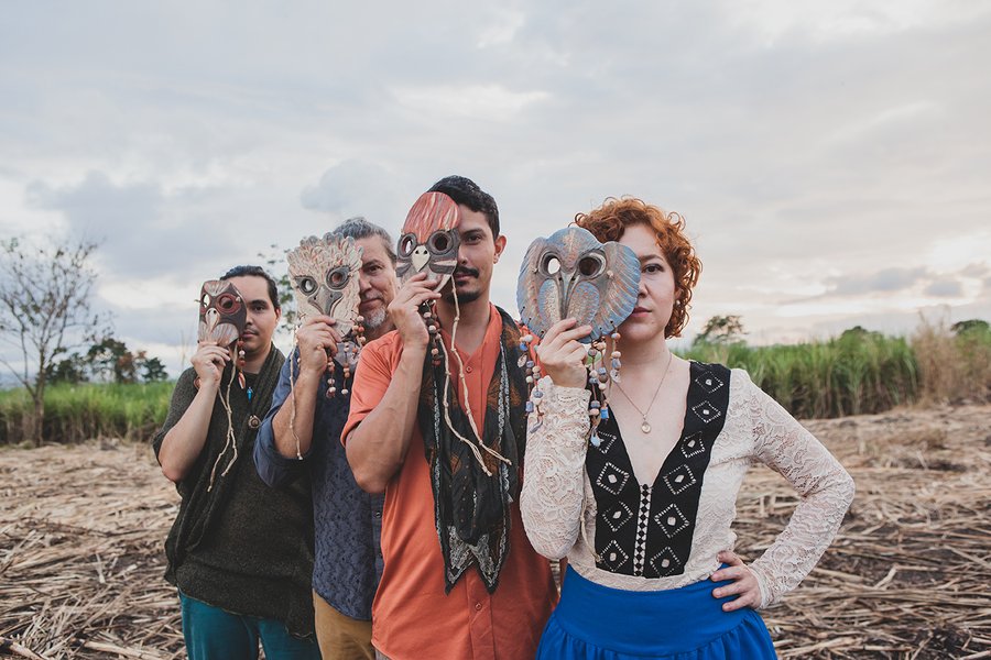 Elena y La Orquesta Lunar iluminarán el Teatro Nico Baker con el concierto “MAGMA”

 – La nación
