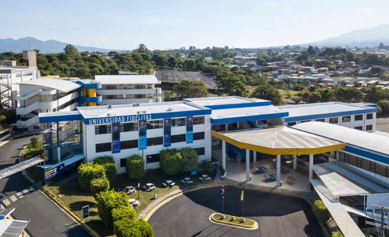 Fidélitas reúne a expertos de América Latina para analizar el impacto de la tecnología en las ciencias sociales y económicas
– La nacion
