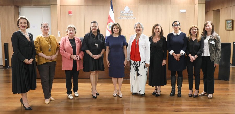 Foro de Defensoras Políticas de Diálogo y Apoyo Vanessa Castro

 – La nación