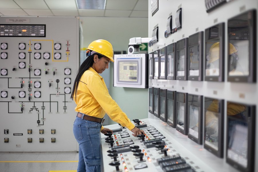 ICE niega que la demanda de electricidad supere la capacidad de generación nacional

 – La nación