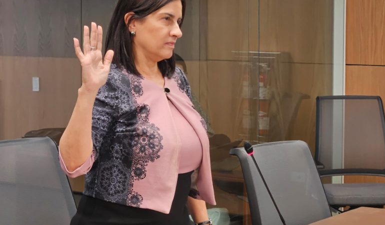 El Comité de Ingresos y Gastos recomienda al Ministerio Público iniciar investigación penal contra Marta Esquivel

 – La nación