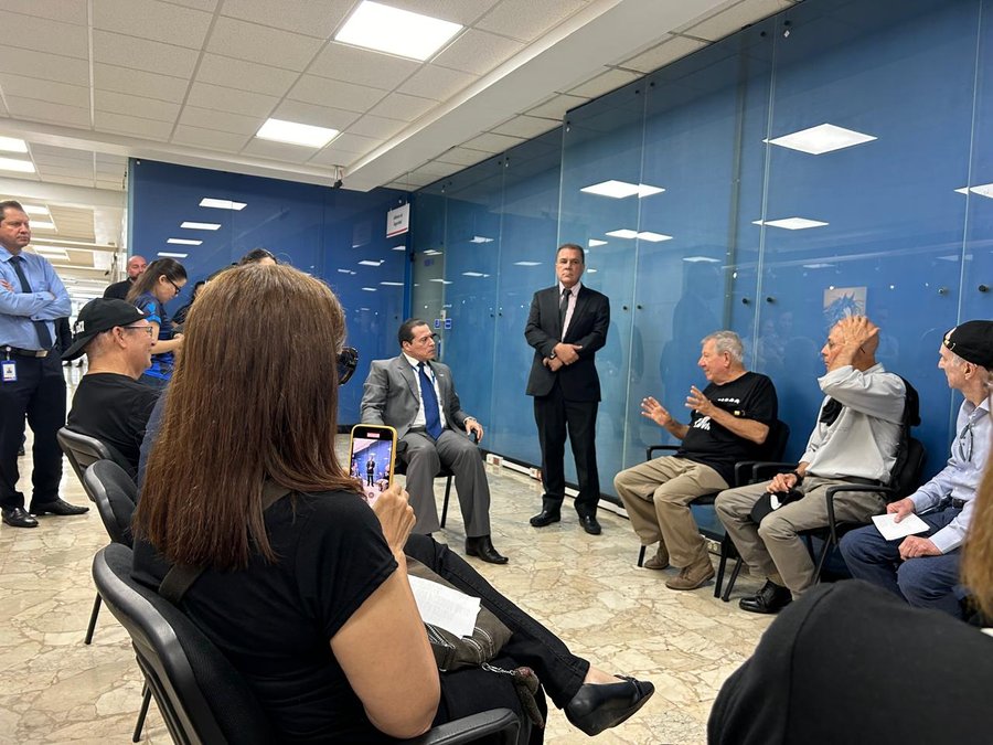 Por primera vez en más de tres años, una autoridad del BCR escucha a los ahorristas afectados por BCR-SAFI

 – La nación
