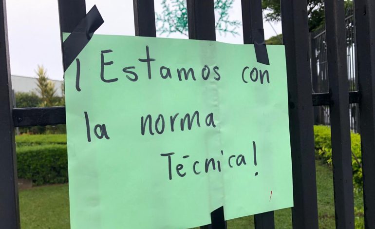 El Comité Legislativo llama al Ministro de Salud a dar cuenta de la derogación de la norma técnica para los abortos terapéuticos
– La nación