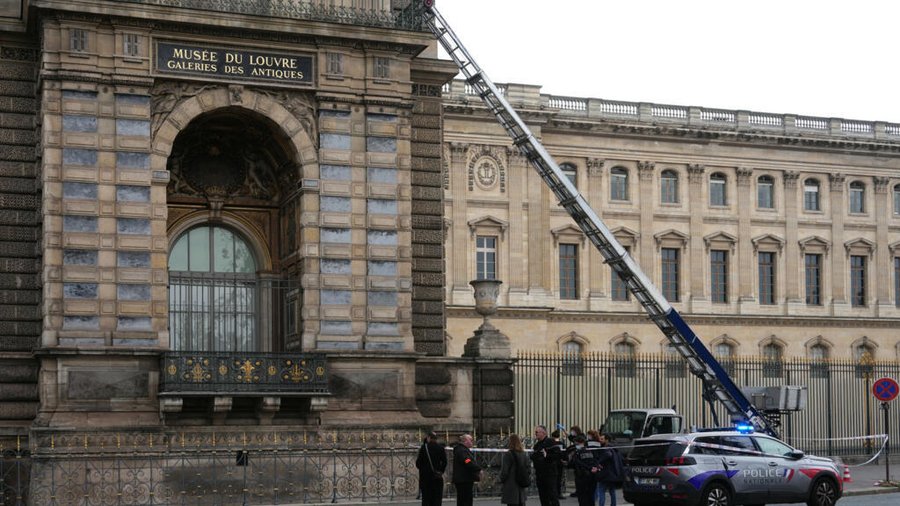 Se llevan joyas napoleónicas de “valor incalculable”

 – La nación