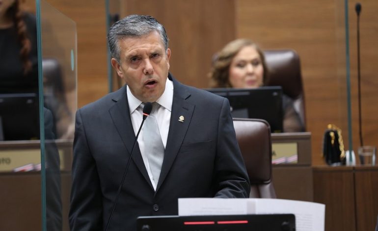 El PLN está listo para construir un país con un candidato inteligente y valiente
– La nación