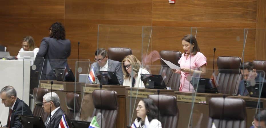 El Congreso aprobó solo dos leyes en septiembre, eligió al magistrado y rechazó a Eurobons

 – La nación