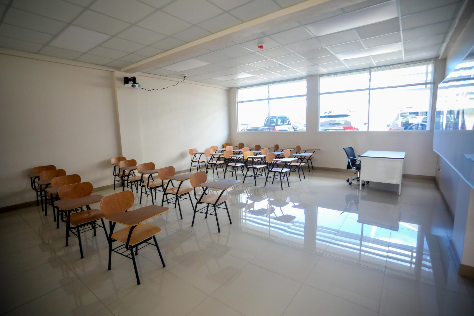 Durante la 1ra discusión, diputados aprobaron un presupuesto para el pago de bonos a docentes y profesores

 – La nación