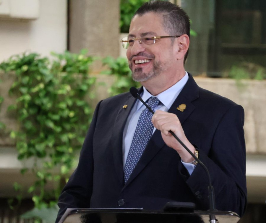 Rodrigo Chaves firma decreto que modifica norma de aborto terapéutico

 – La nación