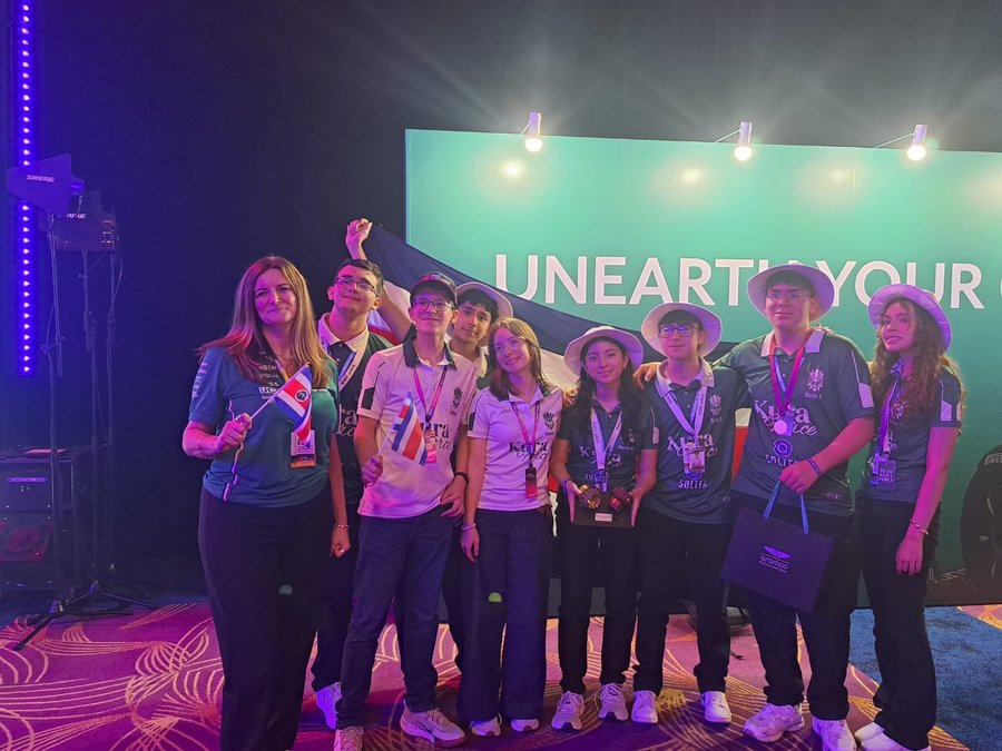 El equipo nacional gana 2 premios en la final mundial de las carreras de voz en Singapur

 – La nacion