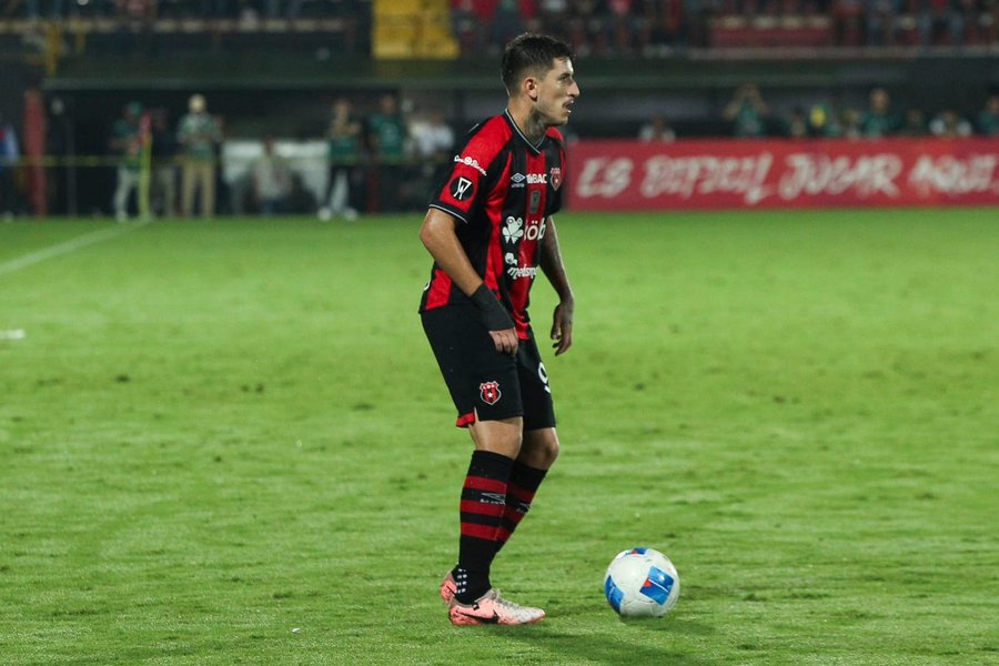 Anderson Canhoto rompe el silencio tras cuestionamientos en su paso por Alajuelense – La nación