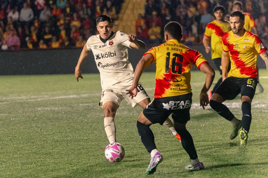 La ‘combinativa’ del Macho golpeó a Herediano, no se pierda los goles – La nación