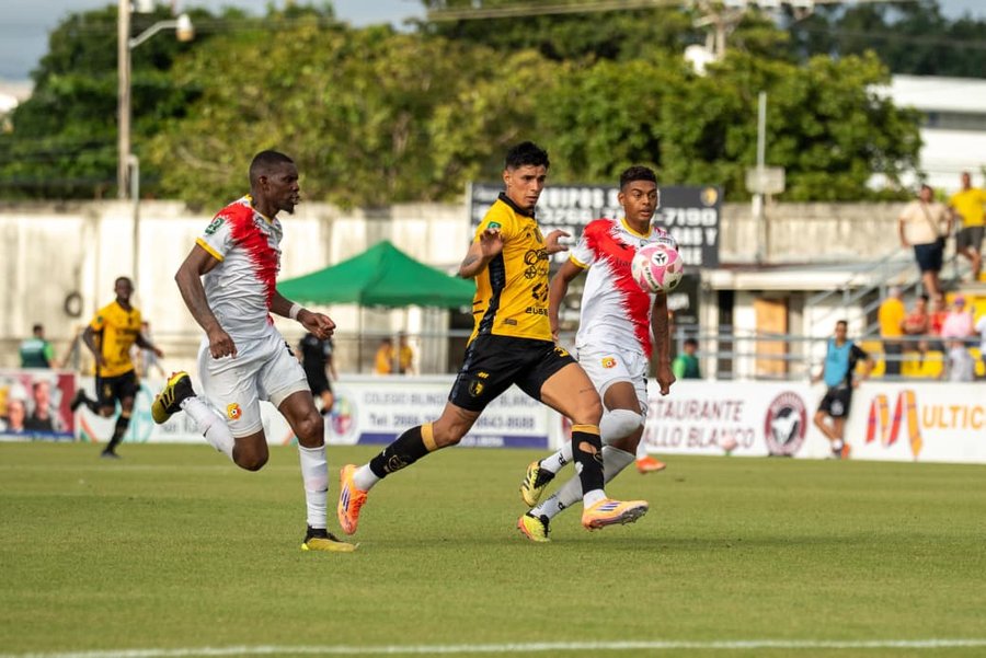 Liberia hizo fiesta con un herediano que está triste en el campo

 – La nación