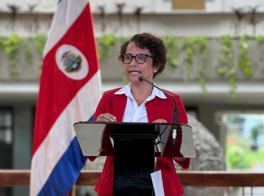 Presidente del IMAS llama a Vanessa Castro “tierra plana de pobreza”
 – La nación