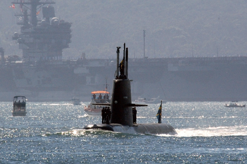 Estados Unidos creía que tenía un portaaviones invencible. Hasta que Suecia lo “derribó” repetidamente con un diminuto submarino.

 – La nación