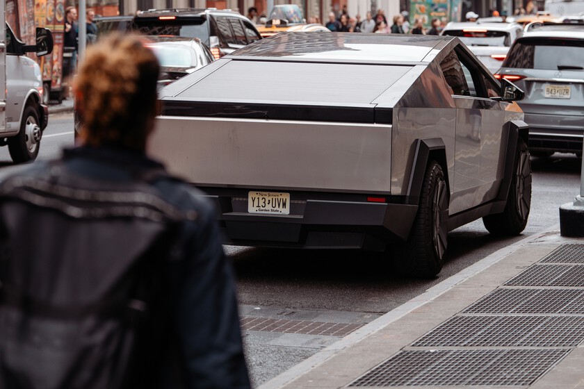 Elon Musk se jactaba de haber creado un coche “a prueba de apocalipsis”. Ahora los faros del Tesla Cybertruck fallan

 – La nación