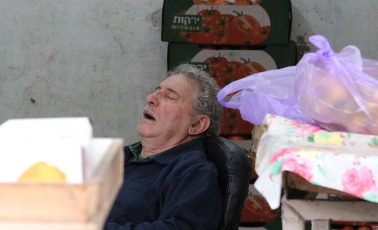 Hace años descubrimos que los sueños de nuestros antepasados ​​no eran los mismos que los nuestros. Miles de personas están intentando introducir el sueño bifásico en sus vidas.

 – La nación