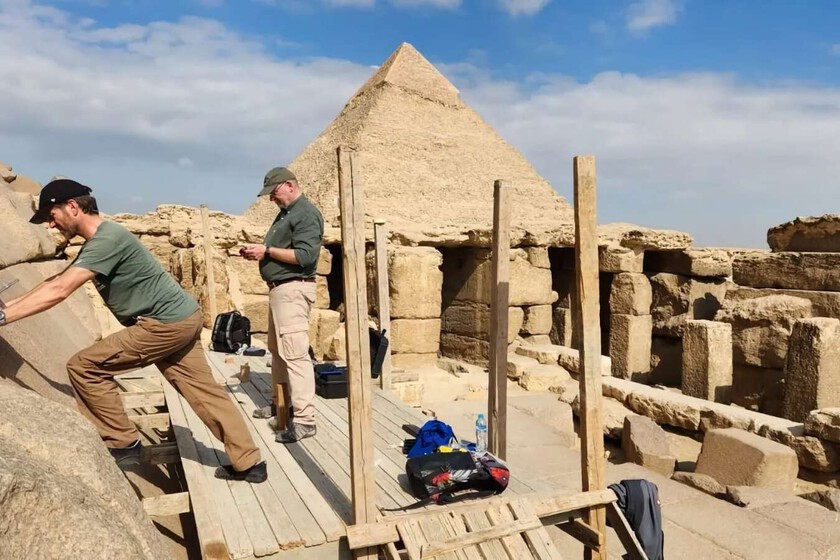 Creíamos que las pirámides de Giza ya no guardaban ningún secreto. creímos mal

 – La nación