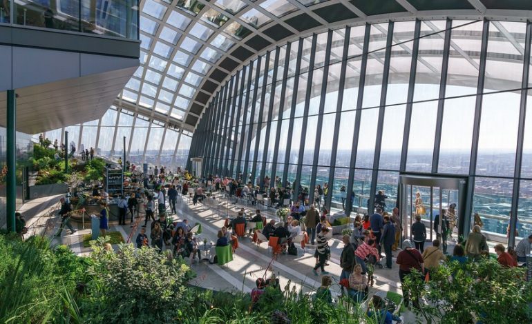 En 2013, Londres anunció su rascacielos más impresionante. En aquel entonces, nadie podía imaginar el peligro que representaban sus cristales.

 – La nación