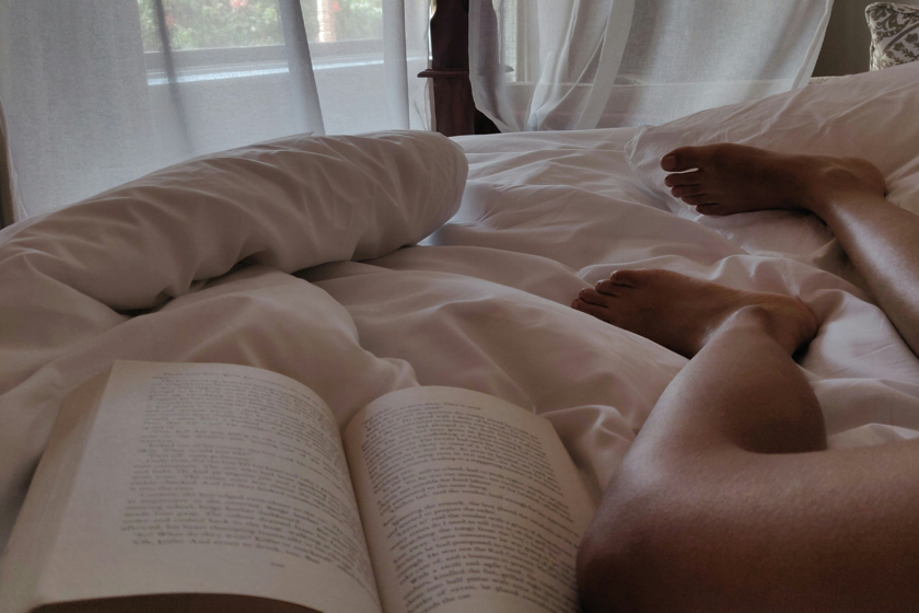 Que empiecen a leer novelas románticas.

 – La nación